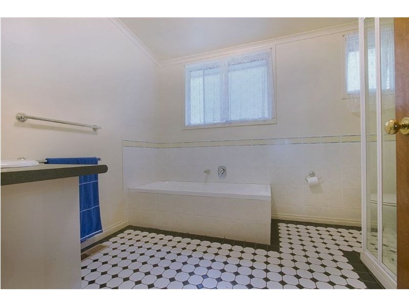 15 Ferndale Road, Upper Ferntree Gully VIC 3156