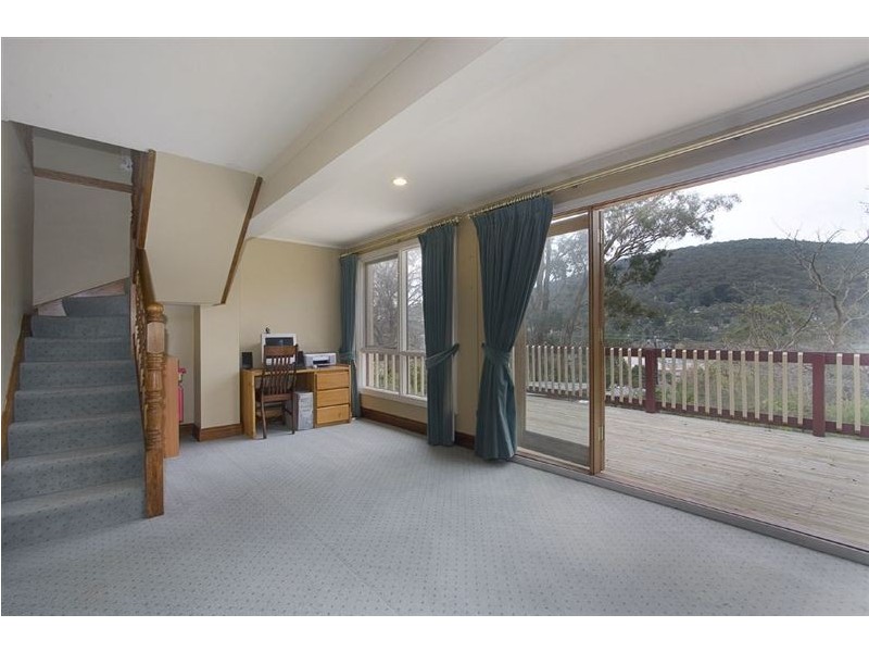 15 Ferndale Road, Upper Ferntree Gully VIC 3156