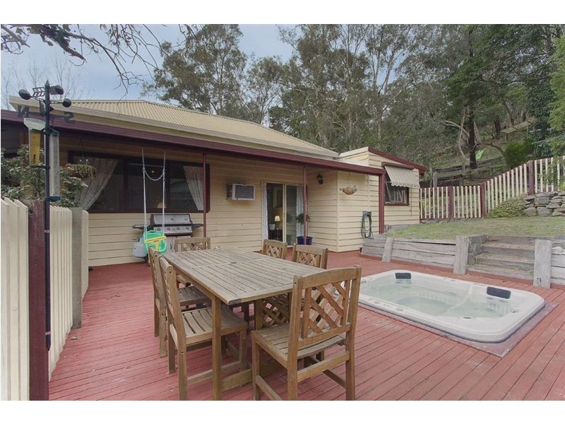 15 Ferndale Road, Upper Ferntree Gully VIC 3156