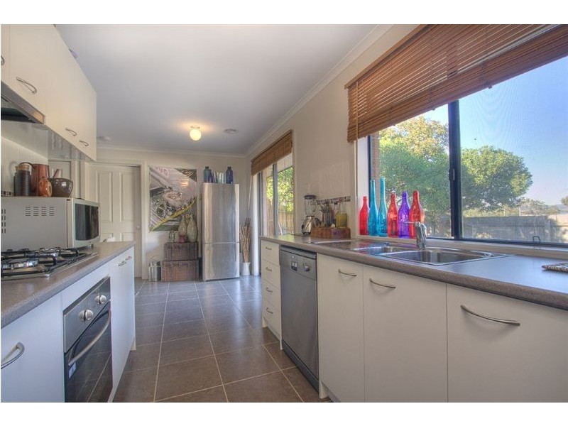 1A Brice Grove, Knoxfield VIC 3180