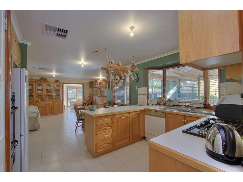 197 Windermere Drive, Ferntree Gully VIC 3156