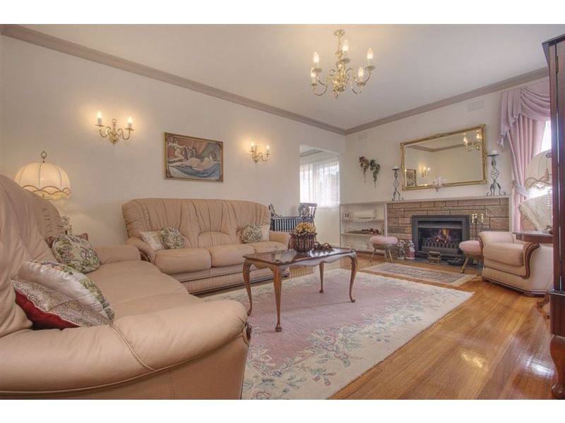 15 Marlborough Road, Bayswater VIC 3153