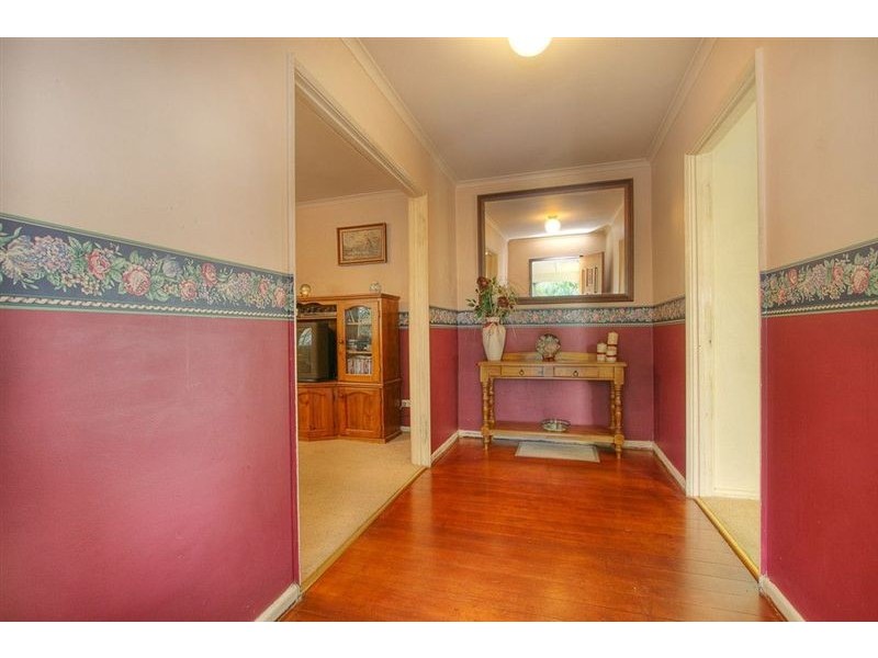 52 King Parade, Knoxfield VIC 3180