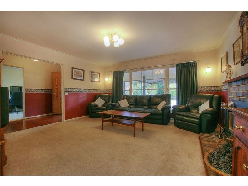 52 King Parade, Knoxfield VIC 3180