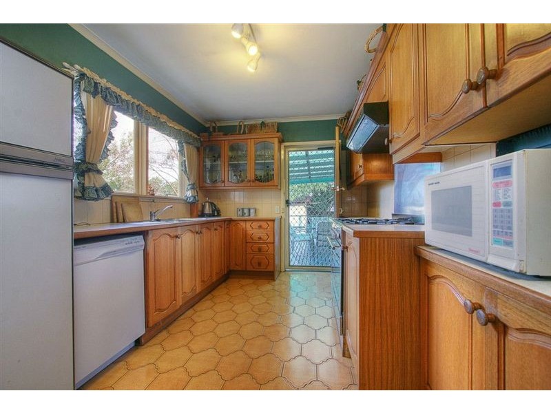 52 King Parade, Knoxfield VIC 3180