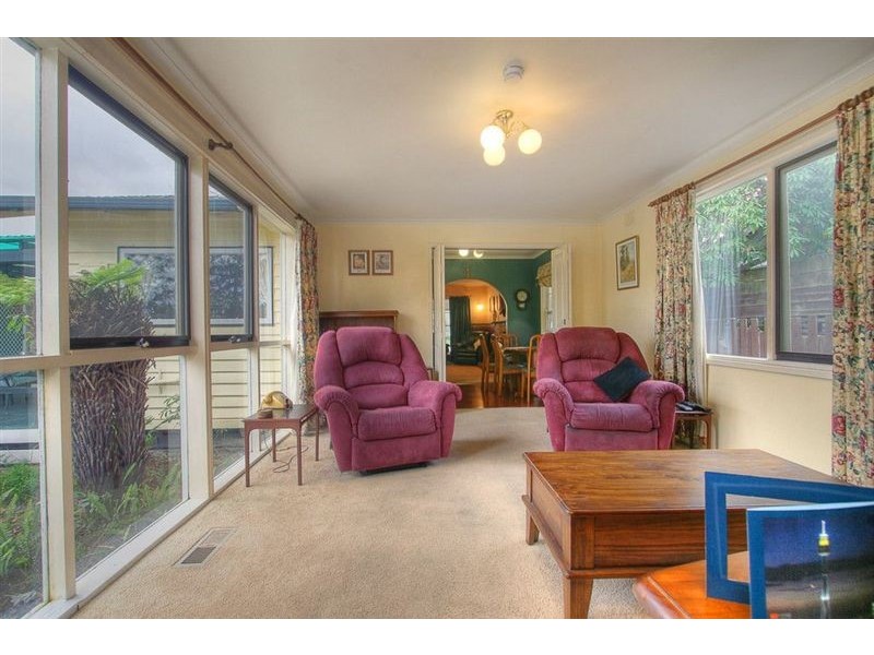 52 King Parade, Knoxfield VIC 3180