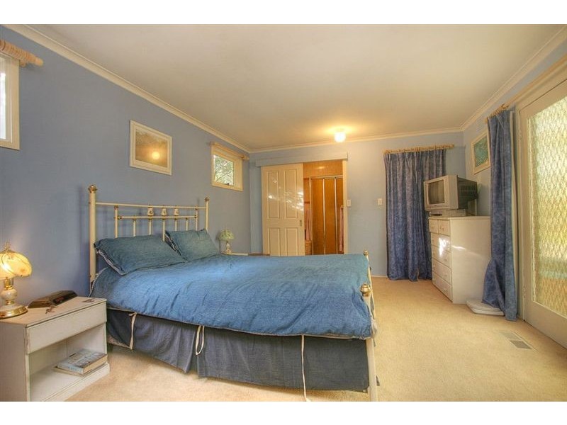 52 King Parade, Knoxfield VIC 3180