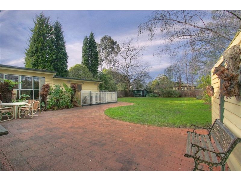 52 King Parade, Knoxfield VIC 3180