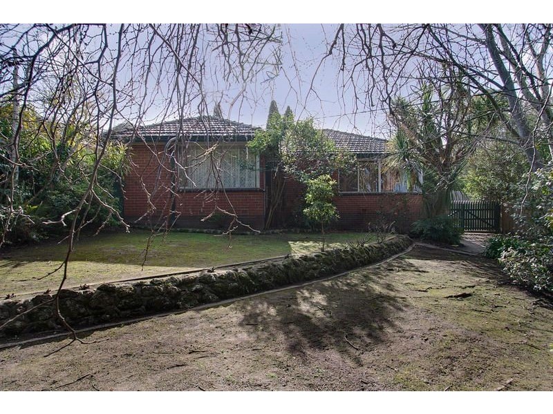 26 Lynn Drive, Ferntree Gully VIC 3156