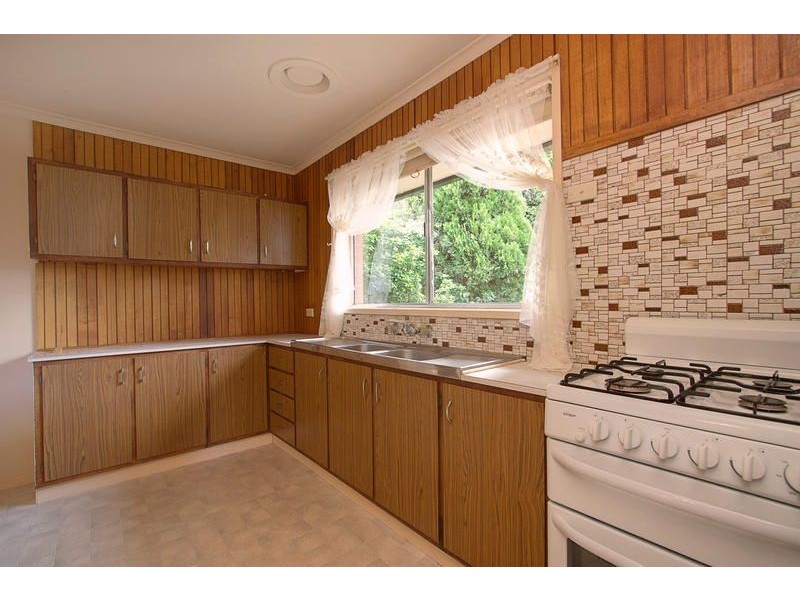 26 Lynn Drive, Ferntree Gully VIC 3156