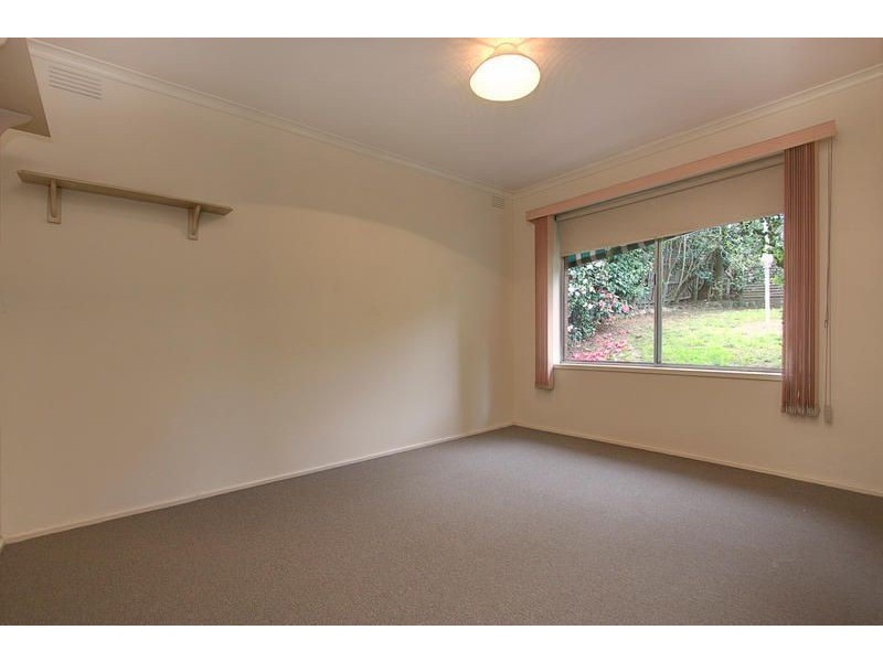 26 Lynn Drive, Ferntree Gully VIC 3156
