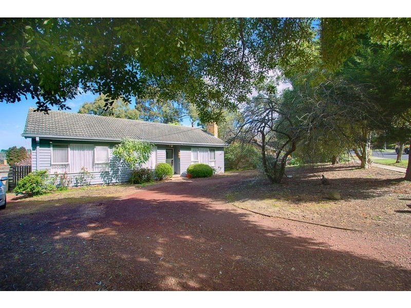 37 Lockwoods Road, Boronia VIC 3155