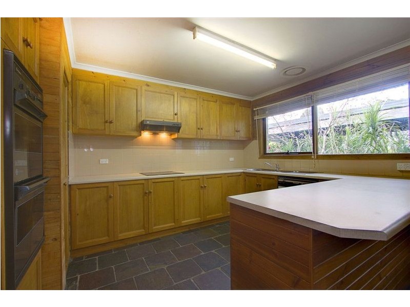 6 Tracey Street, Bayswater VIC 3153