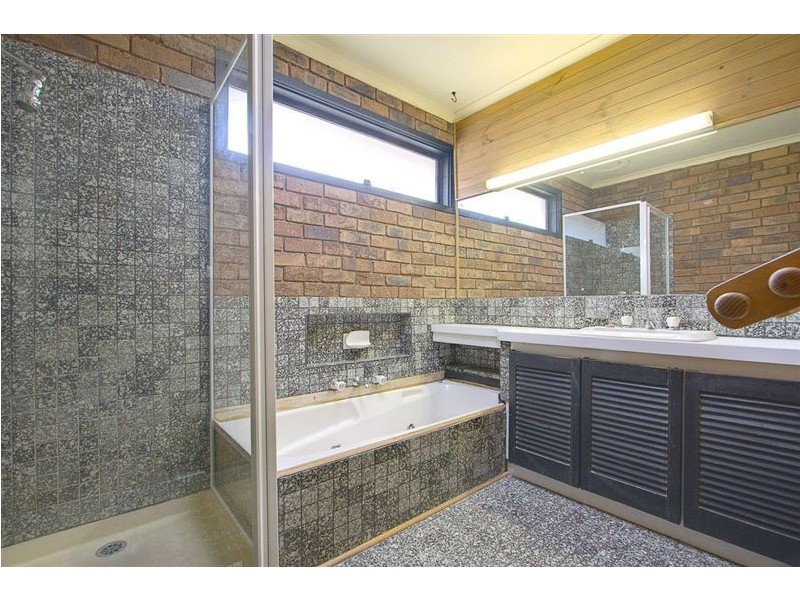 6 Tracey Street, Bayswater VIC 3153