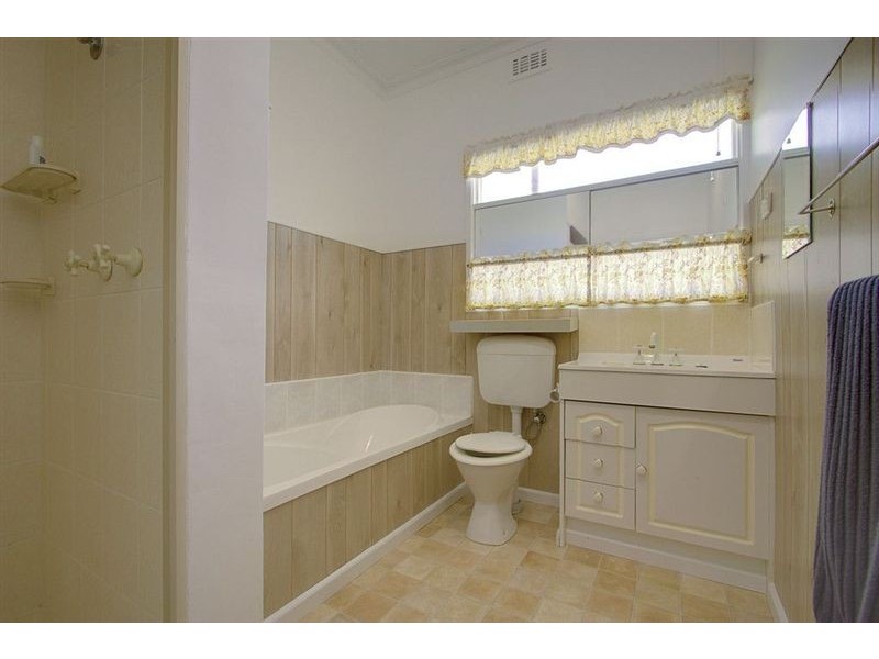 1/22 St. Elmo Avenue, Ferntree Gully VIC 3156