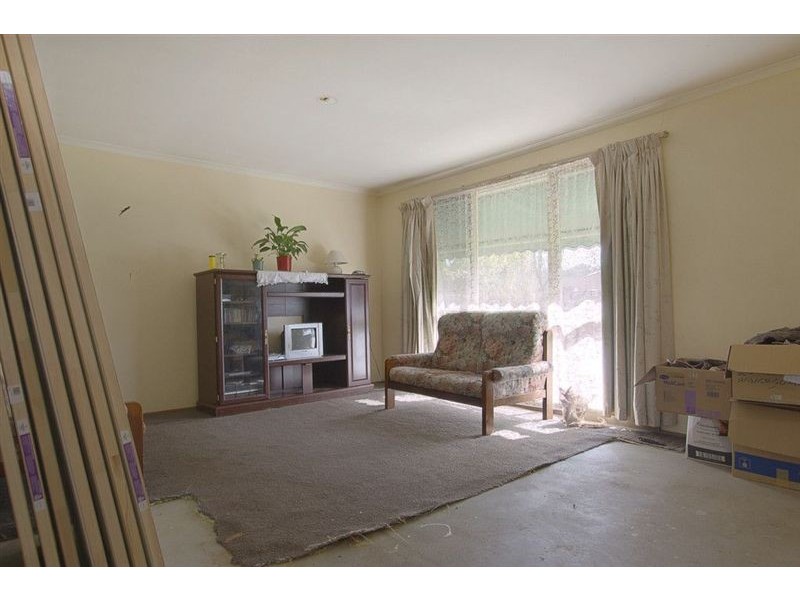8 Collier Road, Kilsyth South VIC 3137
