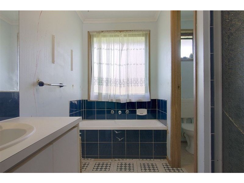 8 Collier Road, Kilsyth South VIC 3137