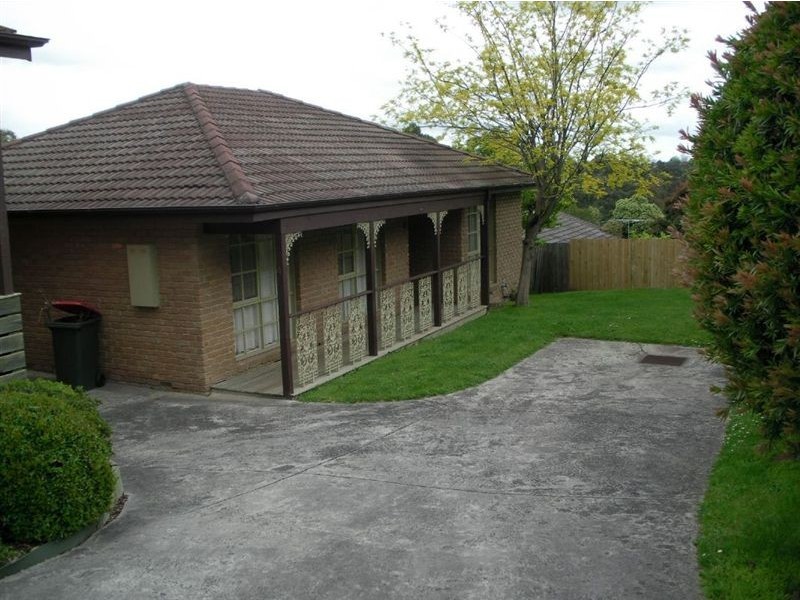 4/12 Barton  Ave, Ferntree Gully VIC 3156