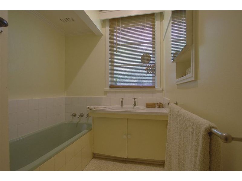 9 Station Street, Ferntree Gully VIC 3156