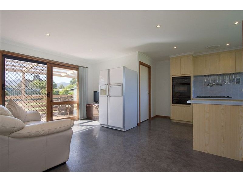 1 Watermoor Avenue, Kilsyth South VIC 3137