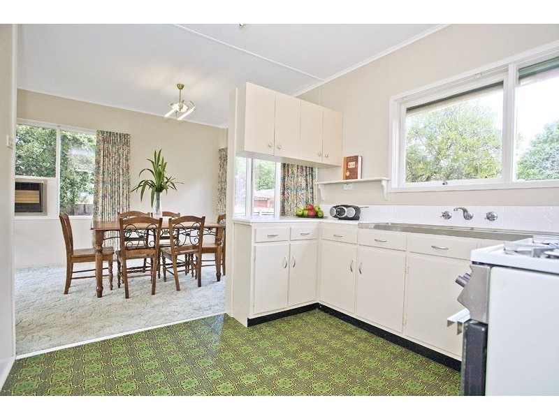 28 Plumer Street, Croydon VIC 3136