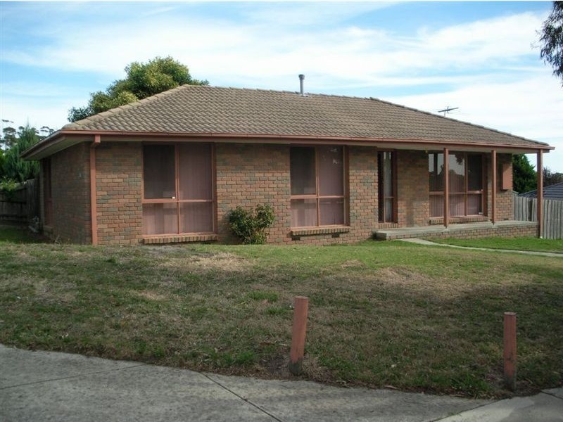 106 Duncan Drive, Pakenham VIC 3810