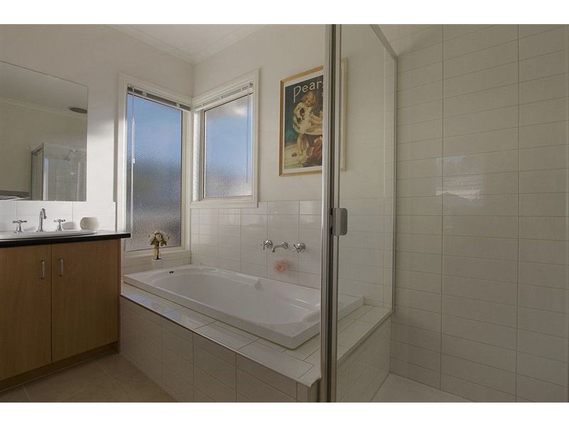 2/49 Democrat Drive, The Basin VIC 3154