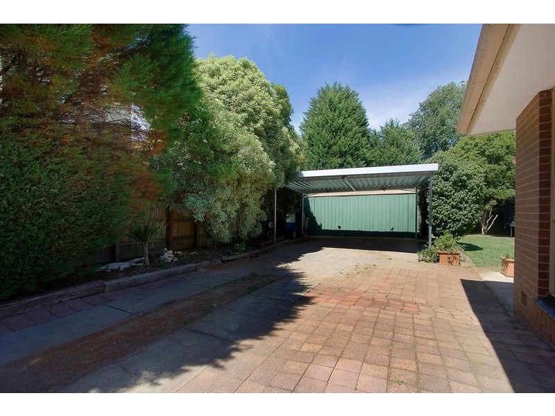 12 Democrat Drive, The Basin VIC 3154