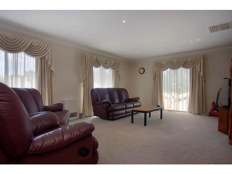 20 Oliver Court, Kilsyth South VIC 3137