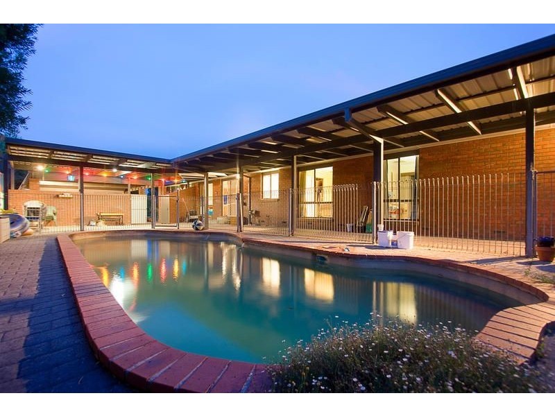 20 Oliver Court, Kilsyth South VIC 3137