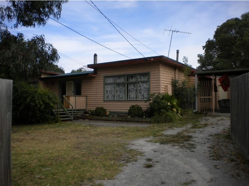 1/2 Silverton Drive, Ferntree Gully VIC 3156