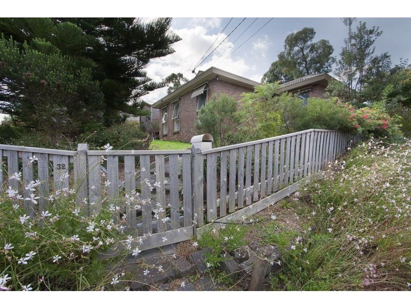 32 Meadowlark Lane, Mooroolbark VIC 3138