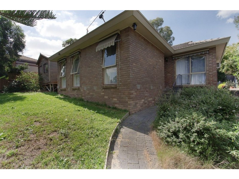 32 Meadowlark Lane, Mooroolbark VIC 3138