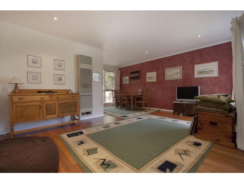 32 Meadowlark Lane, Mooroolbark VIC 3138