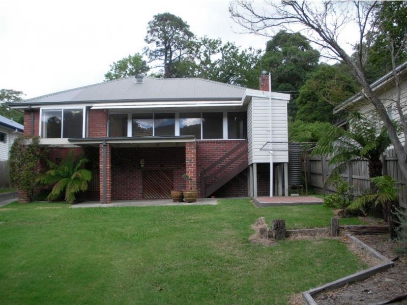 11 Albert Street, Upper Ferntree Gully VIC 3156