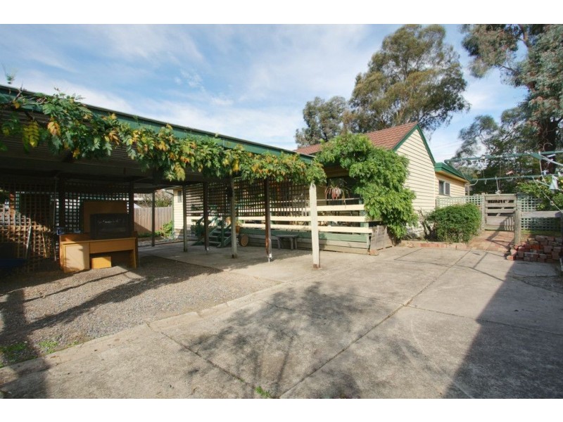 17 Sinclair Road, Bayswater VIC 3153