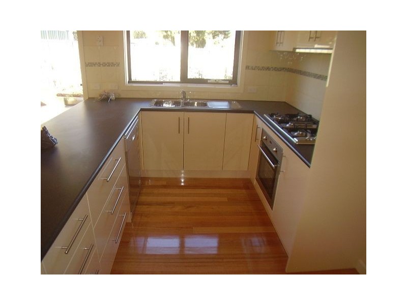 2/29 Ronald Road, Croydon VIC 3136
