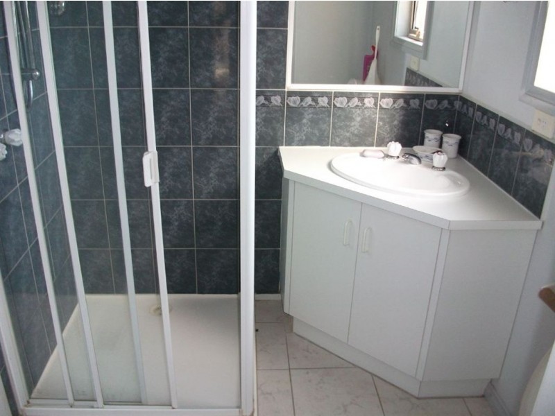 1A Clematis Ave, Ferntree Gully VIC 3156