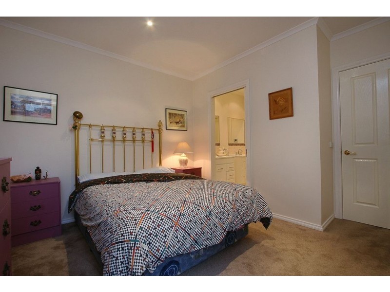 2/12 Gresford Road, Wantirna VIC 3152