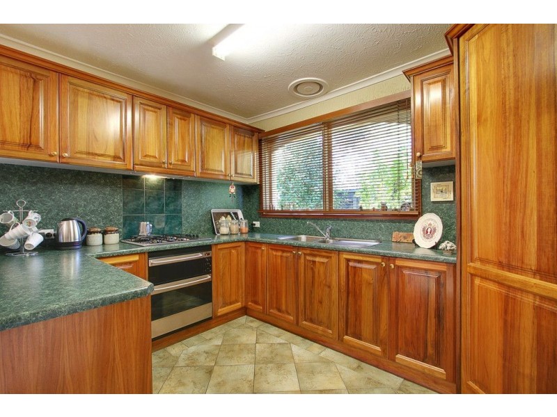 2 Tracey Street, Bayswater VIC 3153