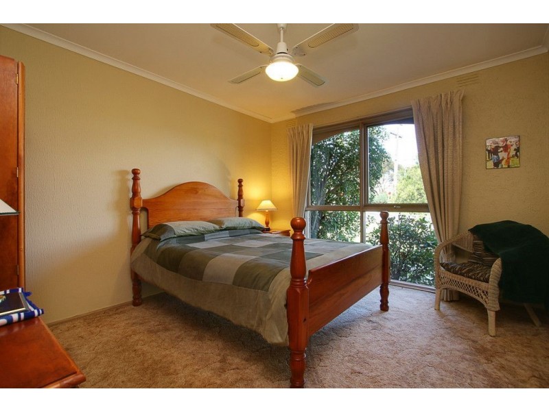 2 Tracey Street, Bayswater VIC 3153