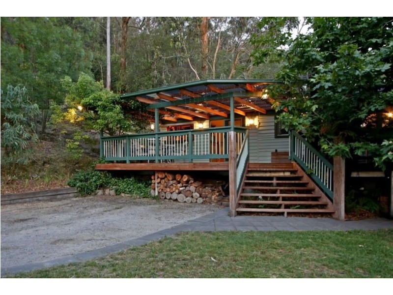 1 Barclay Ave, Upper Ferntree Gully VIC 3156