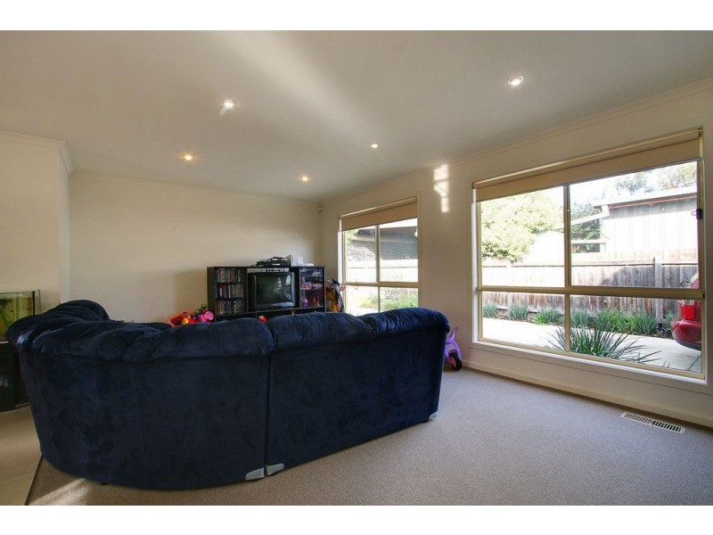 2/11 Maida Avenue, Bayswater VIC 3153