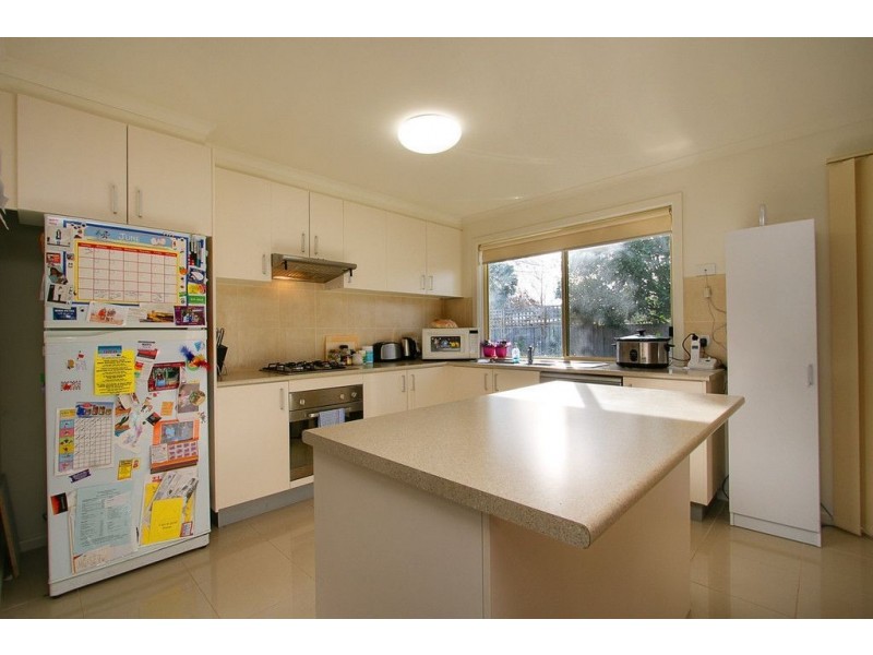 2/11 Maida Avenue, Bayswater VIC 3153