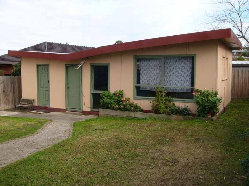 2/2 Silverton Drive, Ferntree Gully VIC 3156