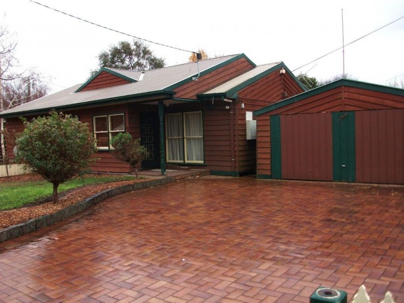 2 Acacia Road, Upper Ferntree Gully VIC 3156