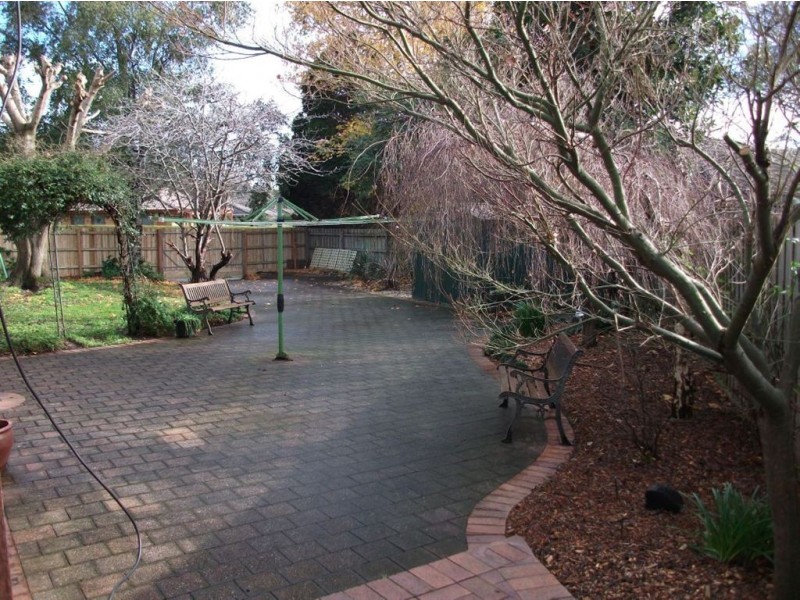 2 Acacia Road, Upper Ferntree Gully VIC 3156