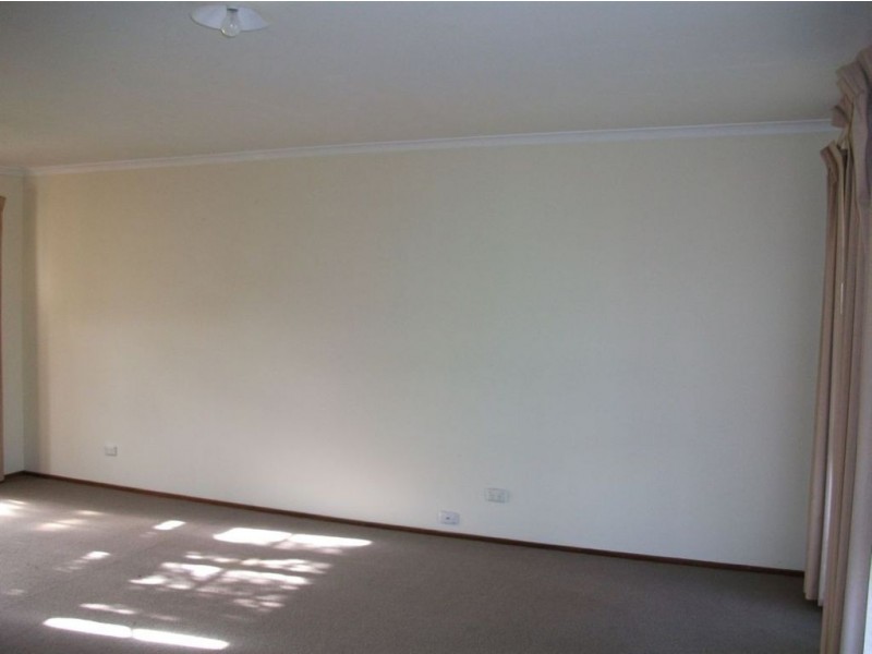8 Chedworth Court, Kilsyth South VIC 3137
