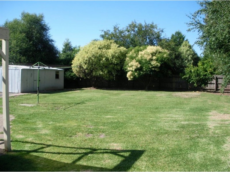 8 Chedworth Court, Kilsyth South VIC 3137