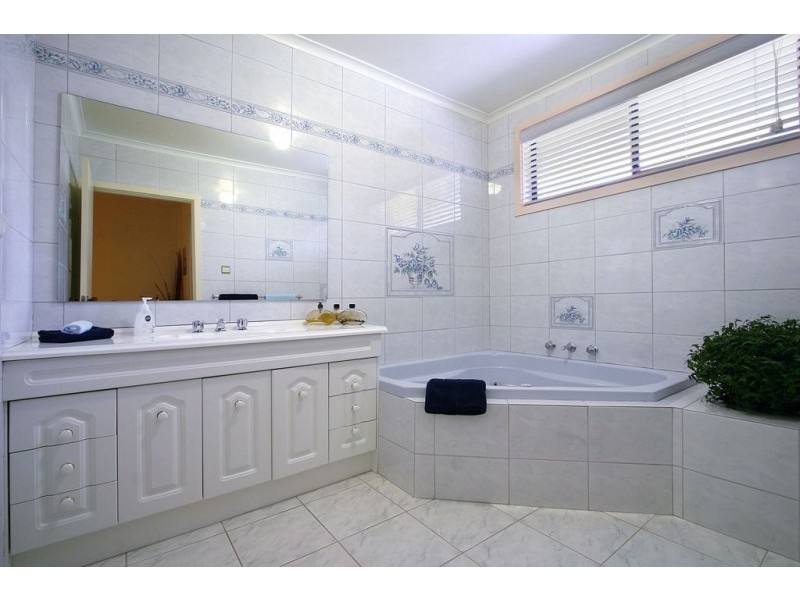 4 Montclaire Court, Boronia VIC 3155